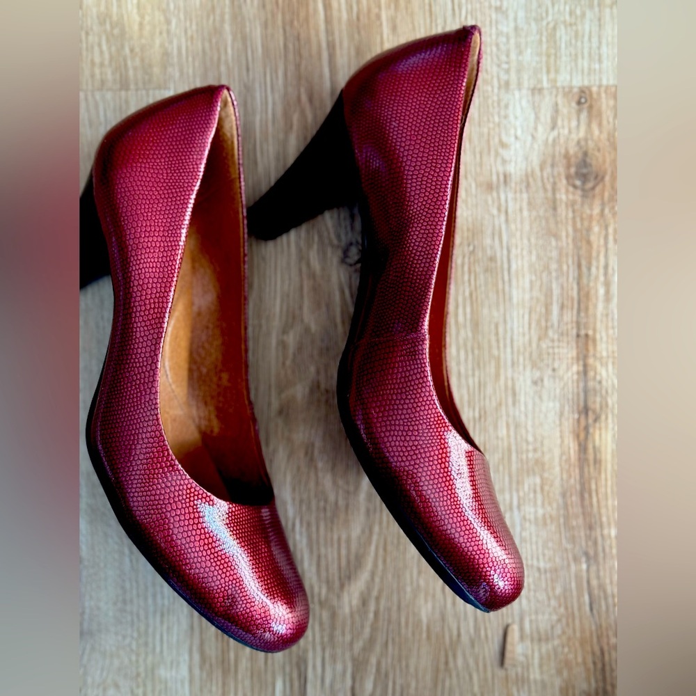 Pump heels by Clark’s